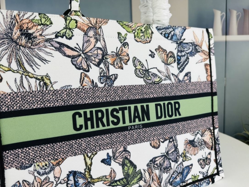 Dior Shopping Bags